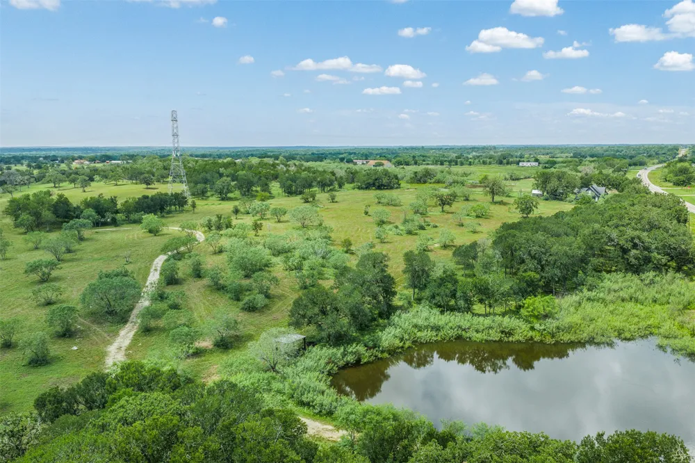 401 Fm 672 Dale, TX 78616