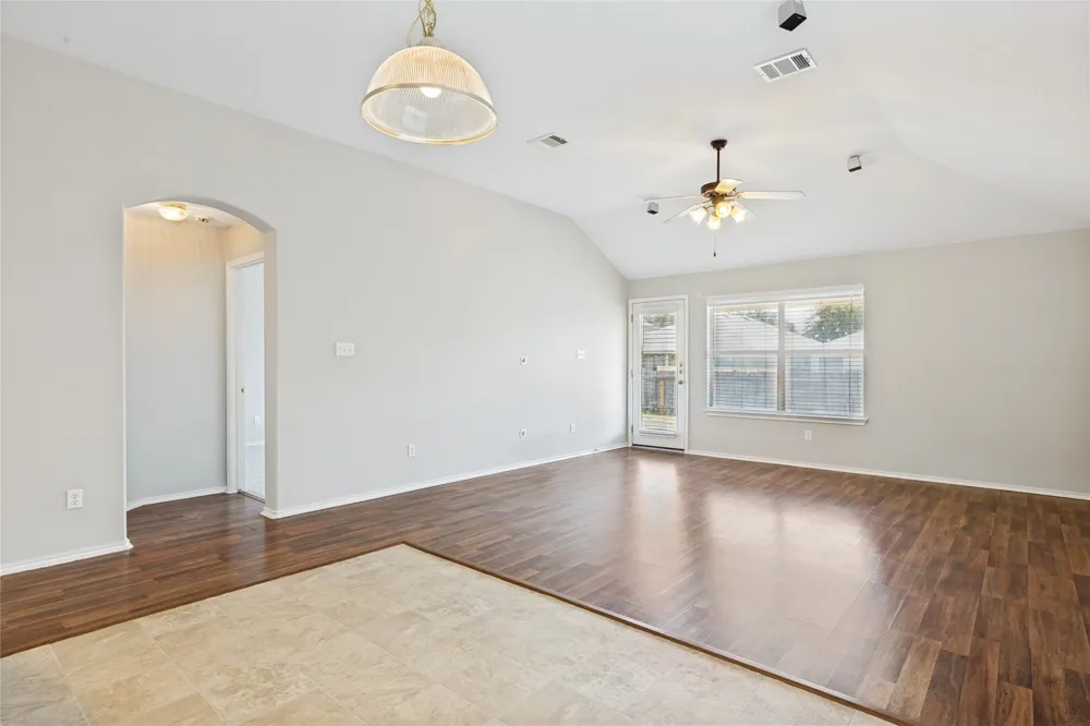 18625 Silent Water Way Pflugerville, TX 78660