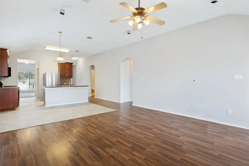 18625 Silent Water Way Pflugerville, TX 78660