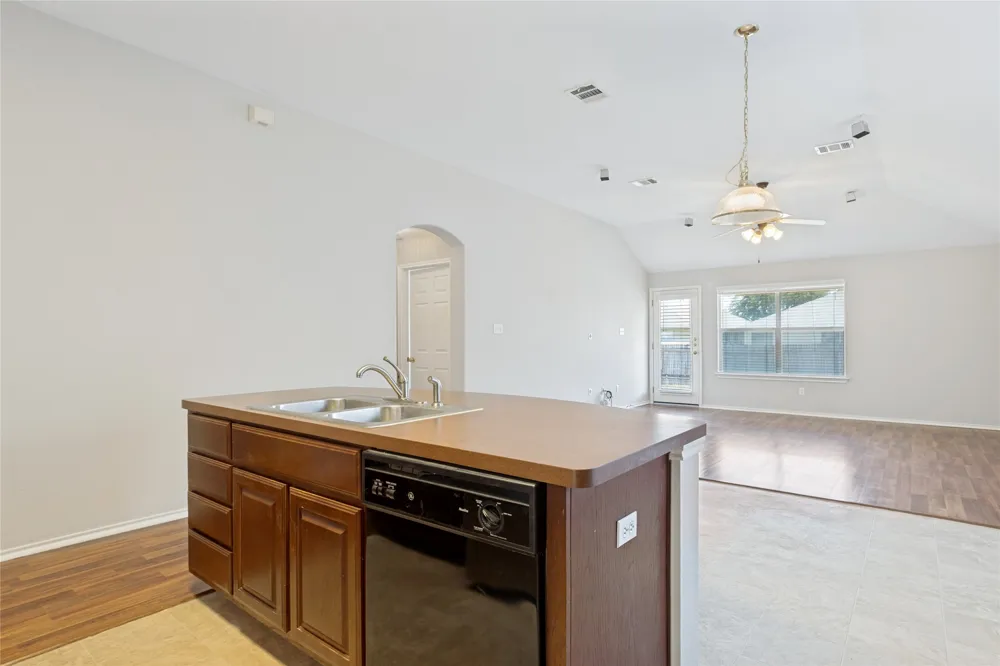 18625 Silent Water Way Pflugerville, TX 78660