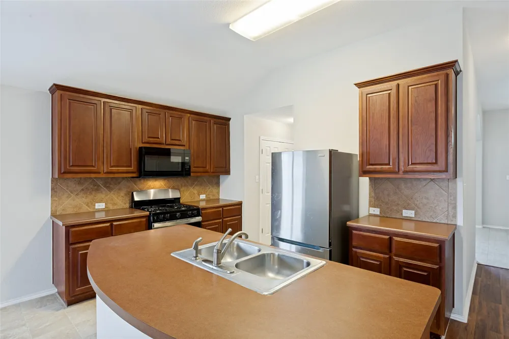 18625 Silent Water Way Pflugerville, TX 78660