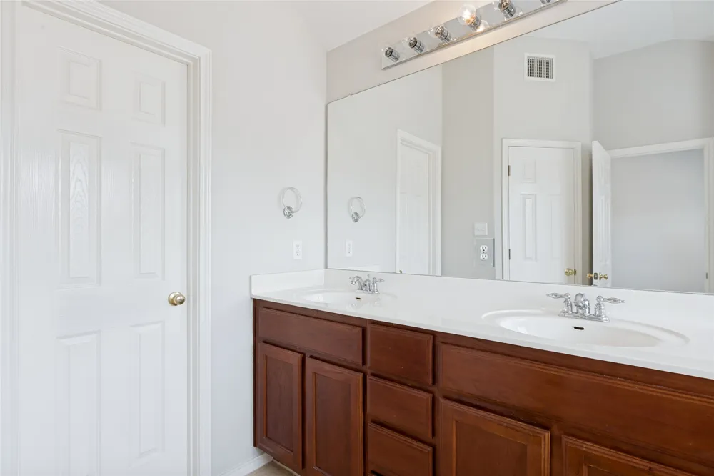 18625 Silent Water Way Pflugerville, TX 78660