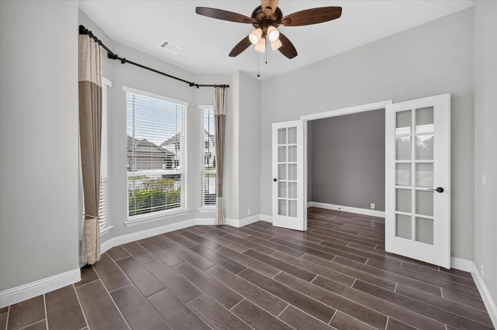 1941 Silverleaf Drive Glenn Heights, TX 75154