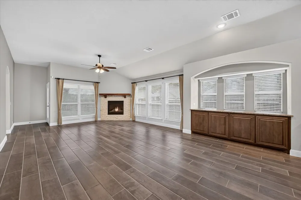 1941 Silverleaf Drive Glenn Heights, TX 75154