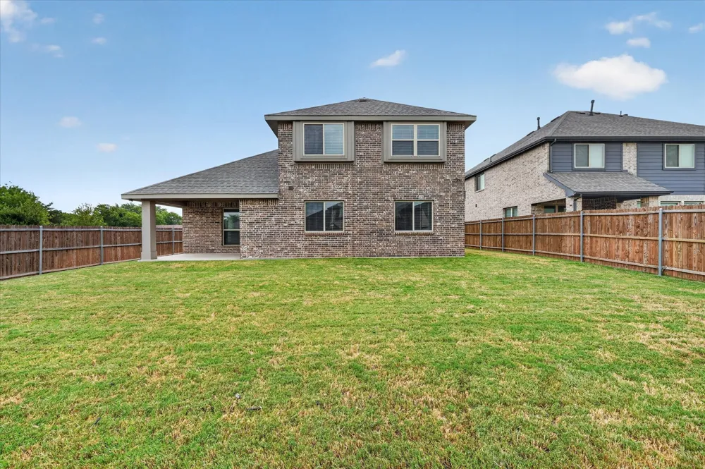 1941 Silverleaf Drive Glenn Heights, TX 75154
