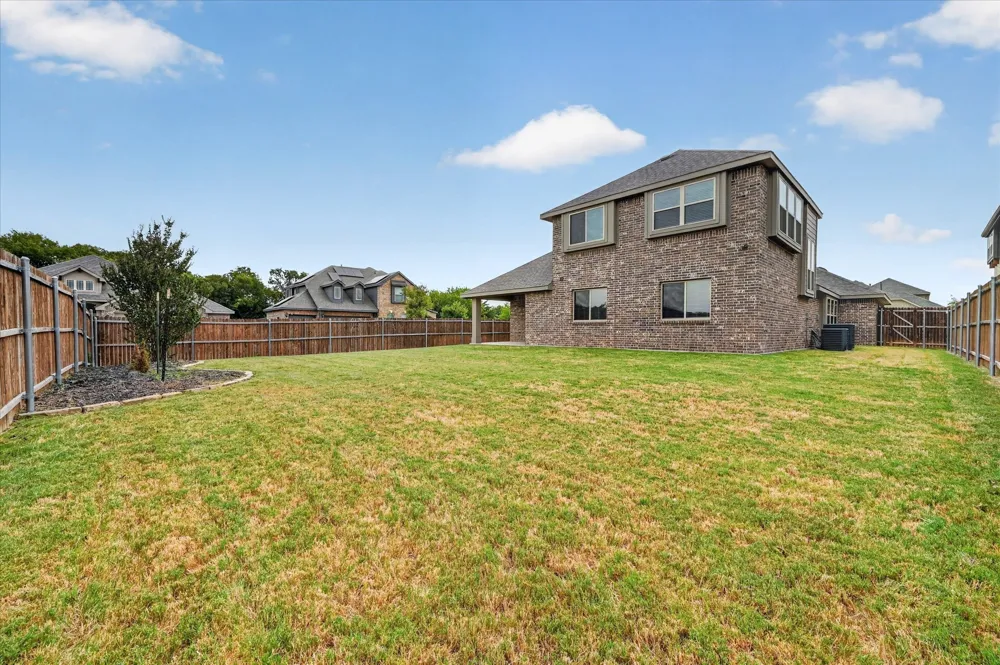 1941 Silverleaf Drive Glenn Heights, TX 75154