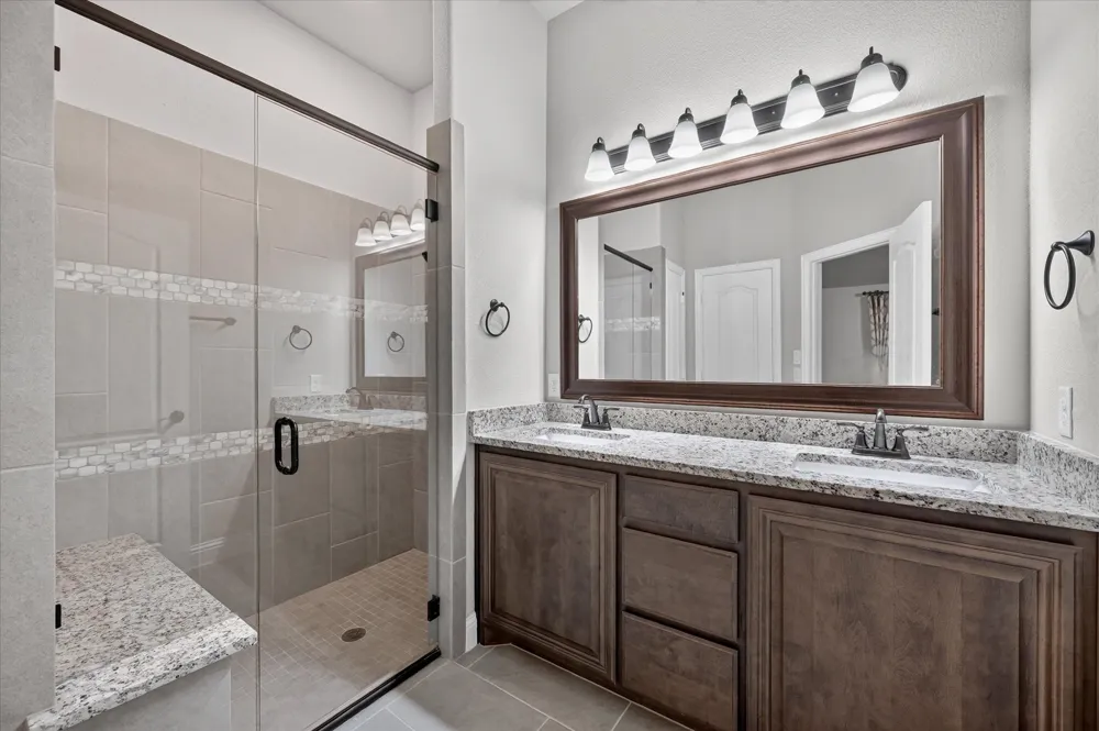 1941 Silverleaf Drive Glenn Heights, TX 75154