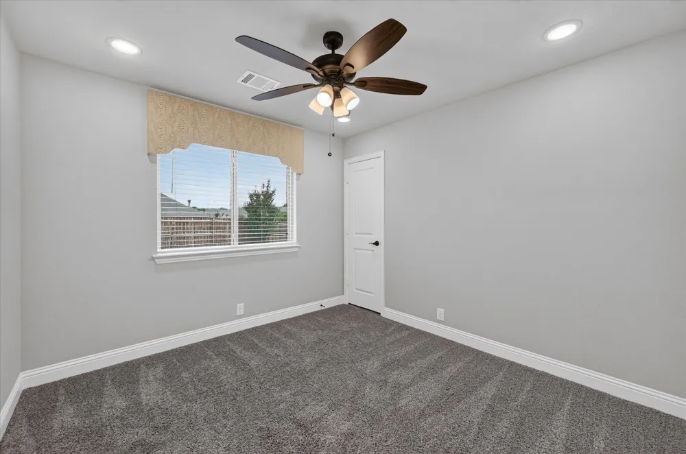 1941 Silverleaf Drive Glenn Heights, TX 75154