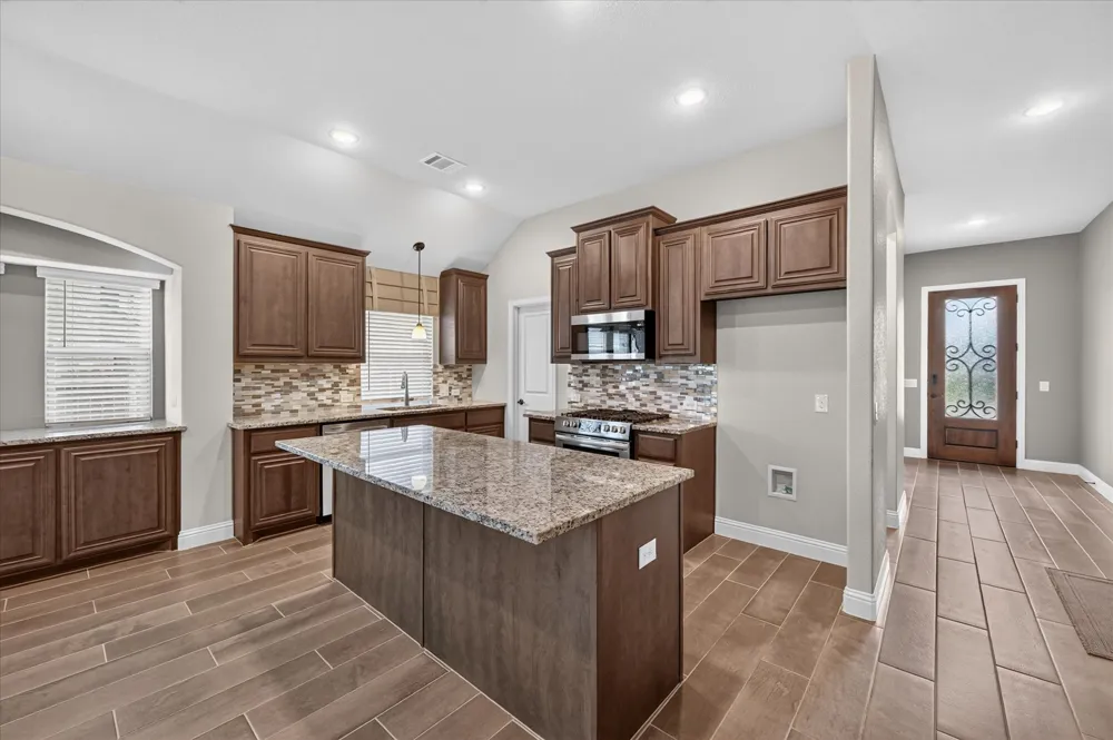1941 Silverleaf Drive Glenn Heights, TX 75154