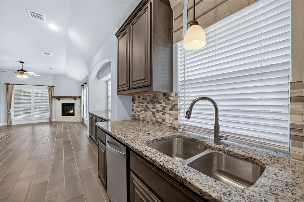 1941 Silverleaf Drive Glenn Heights, TX 75154