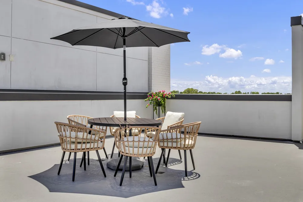 610 Oak Cliff Boulevard #305 Dallas, TX 75208