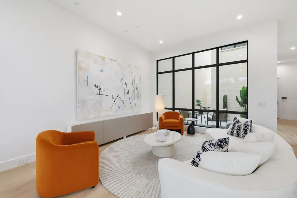 610 Oak Cliff Boulevard #305 Dallas, TX 75208