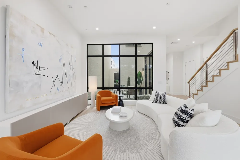 610 Oak Cliff Boulevard #305 Dallas, TX 75208