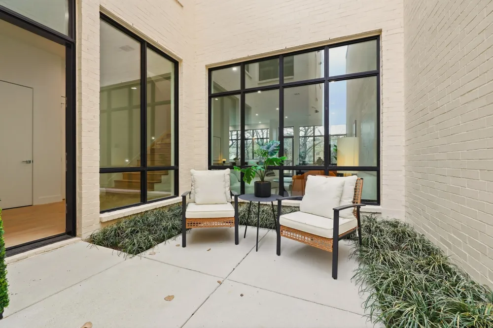 610 Oak Cliff Boulevard #305 Dallas, TX 75208