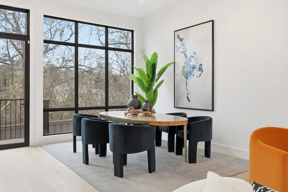 610 Oak Cliff Boulevard #305 Dallas, TX 75208