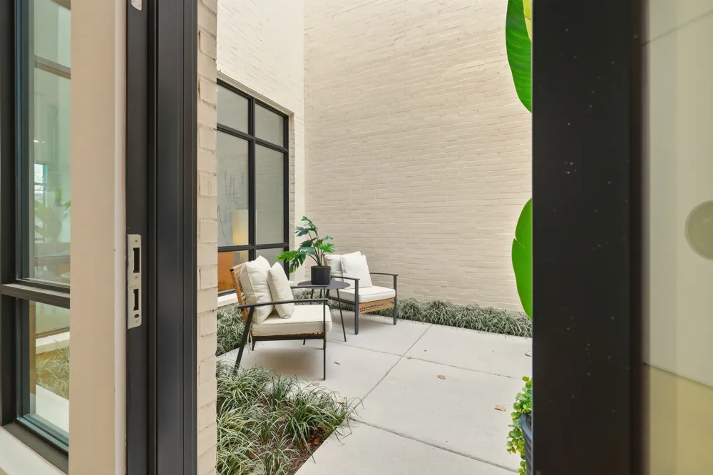 610 Oak Cliff Boulevard #305 Dallas, TX 75208