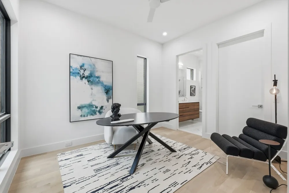 610 Oak Cliff Boulevard #305 Dallas, TX 75208