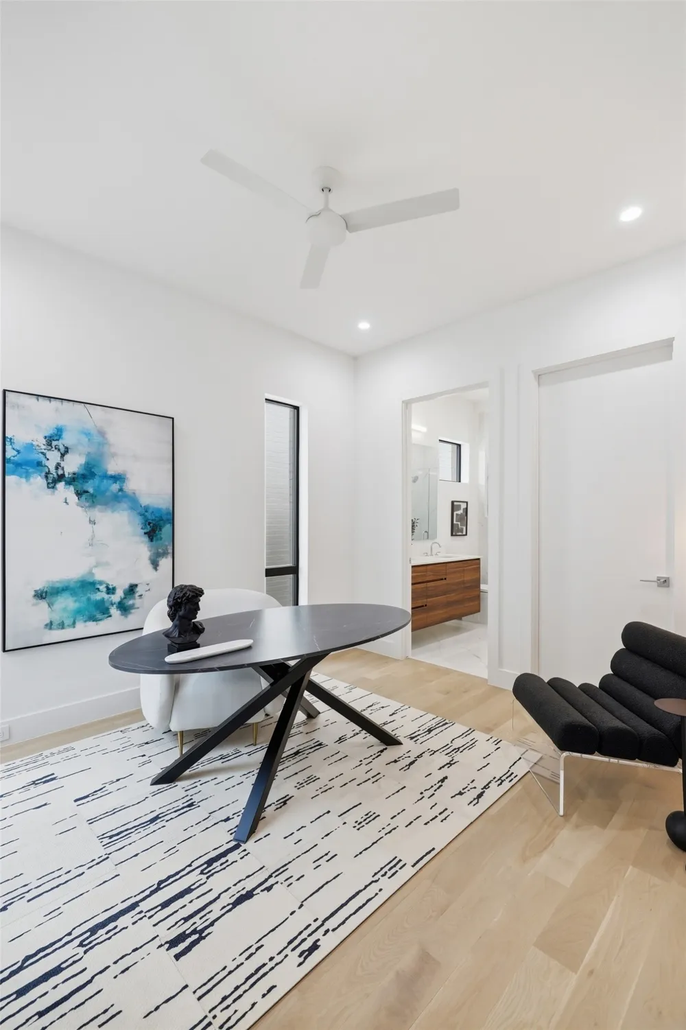 610 Oak Cliff Boulevard #305 Dallas, TX 75208