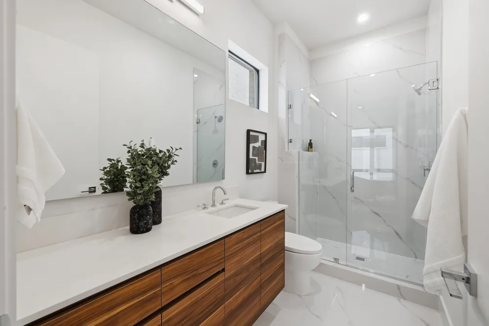 610 Oak Cliff Boulevard #305 Dallas, TX 75208