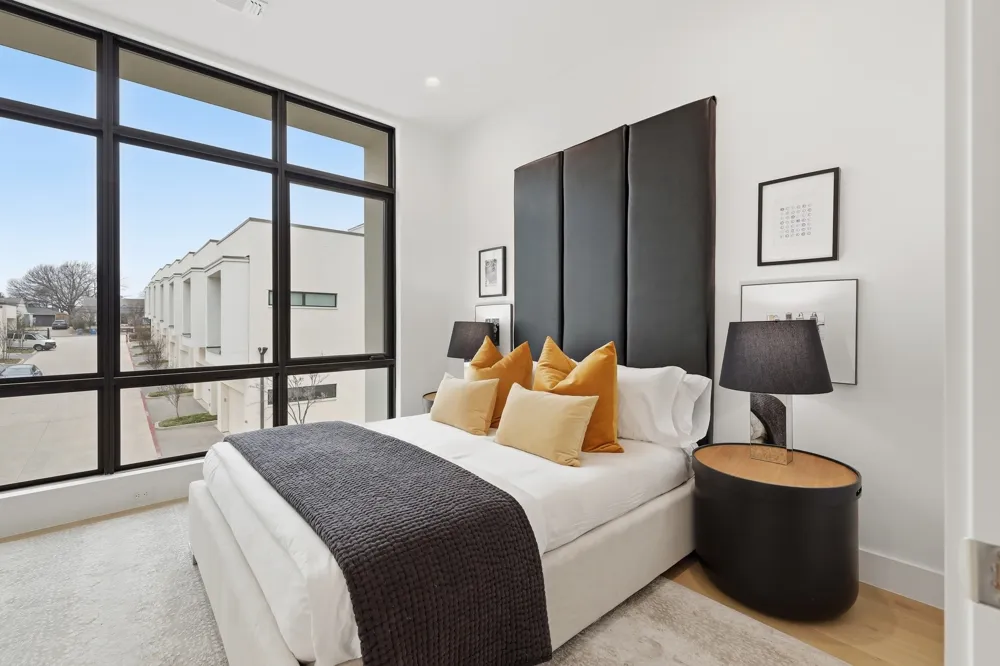 610 Oak Cliff Boulevard #305 Dallas, TX 75208