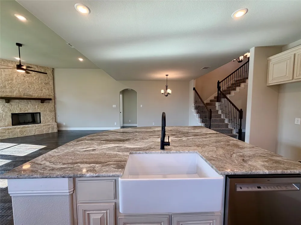 390 Devonshire Drive Greenville, TX 75401