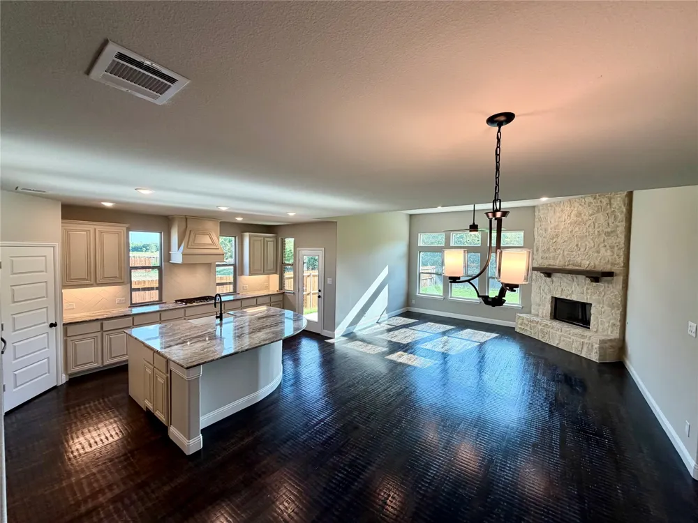 390 Devonshire Drive Greenville, TX 75401