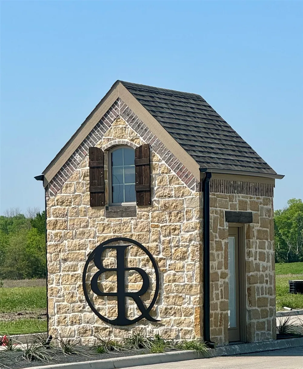 390 Devonshire Drive Greenville, TX 75401
