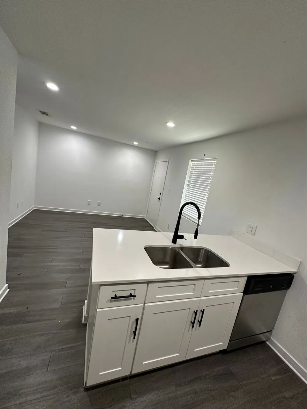 321 E 8th Street #206 Dallas, TX 75203