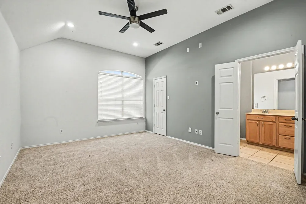 10800 Emerald Park Lane Fort Worth, TX 76052