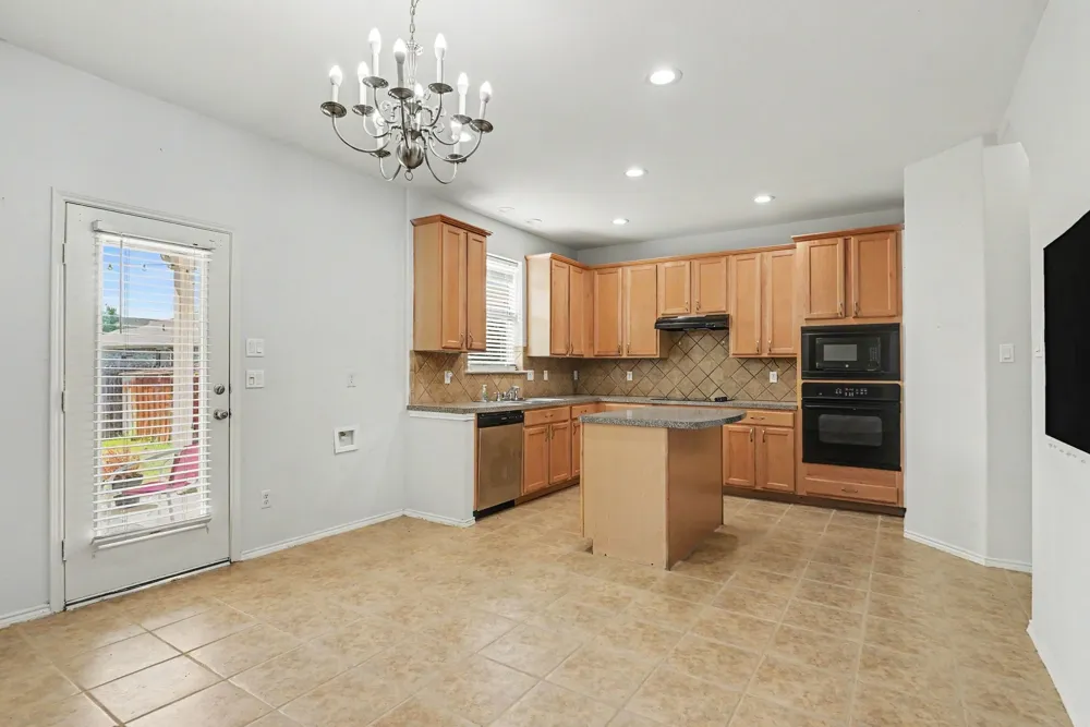 10800 Emerald Park Lane Fort Worth, TX 76052