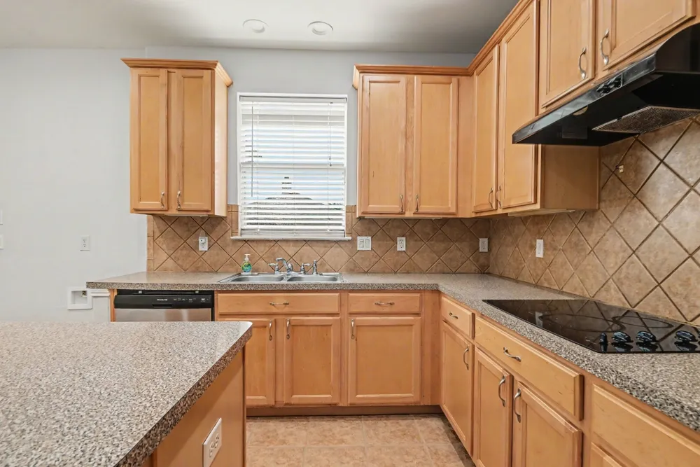 10800 Emerald Park Lane Fort Worth, TX 76052