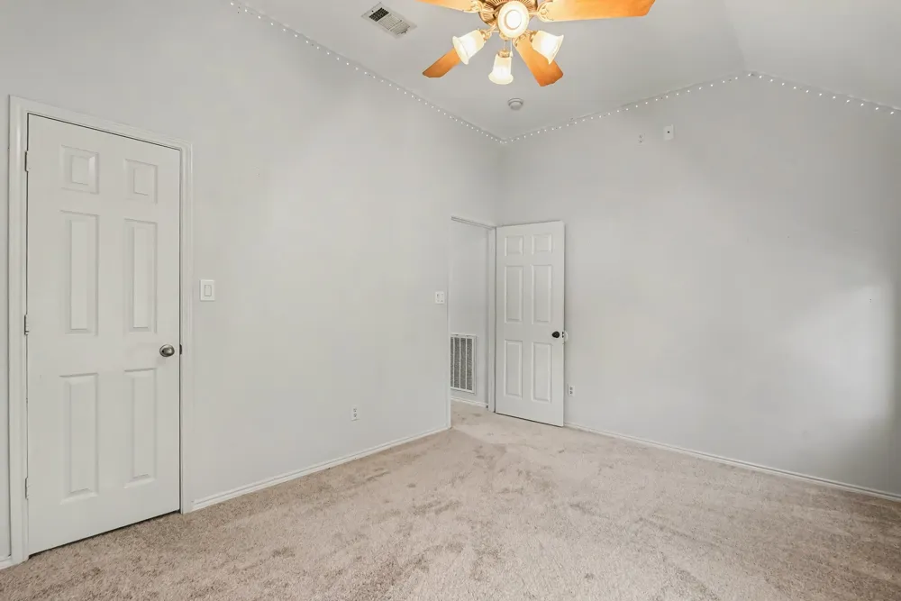 10800 Emerald Park Lane Fort Worth, TX 76052
