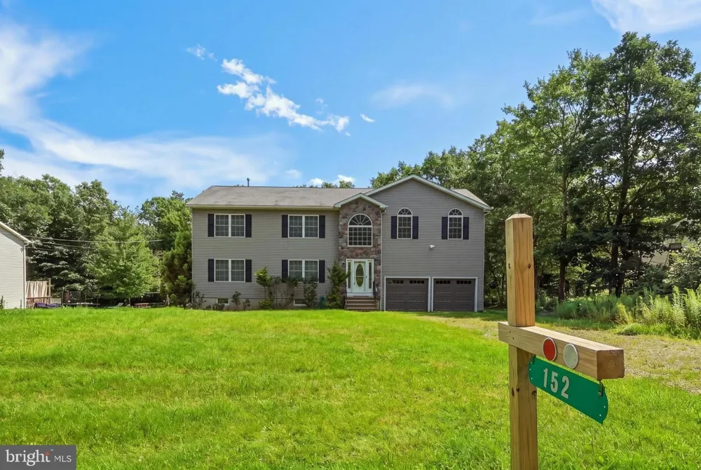 152 GRANITE ROAD Long Pond, PA 18334