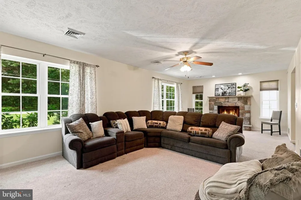 152 GRANITE ROAD Long Pond, PA 18334