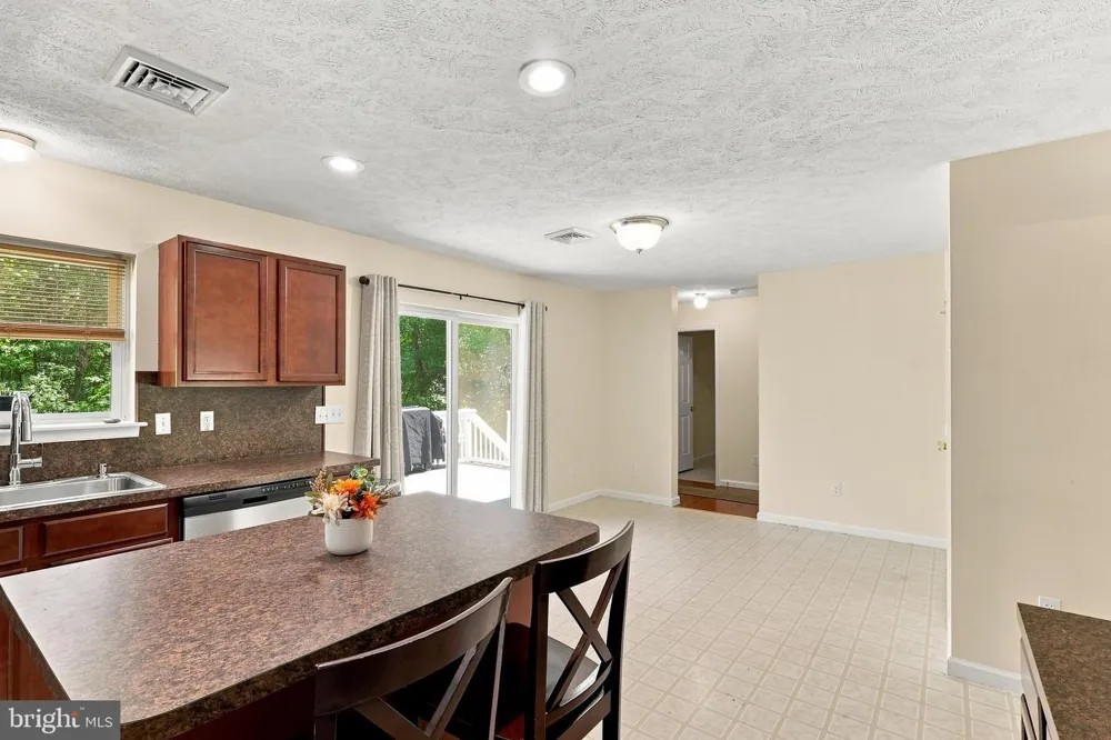 152 GRANITE ROAD Long Pond, PA 18334