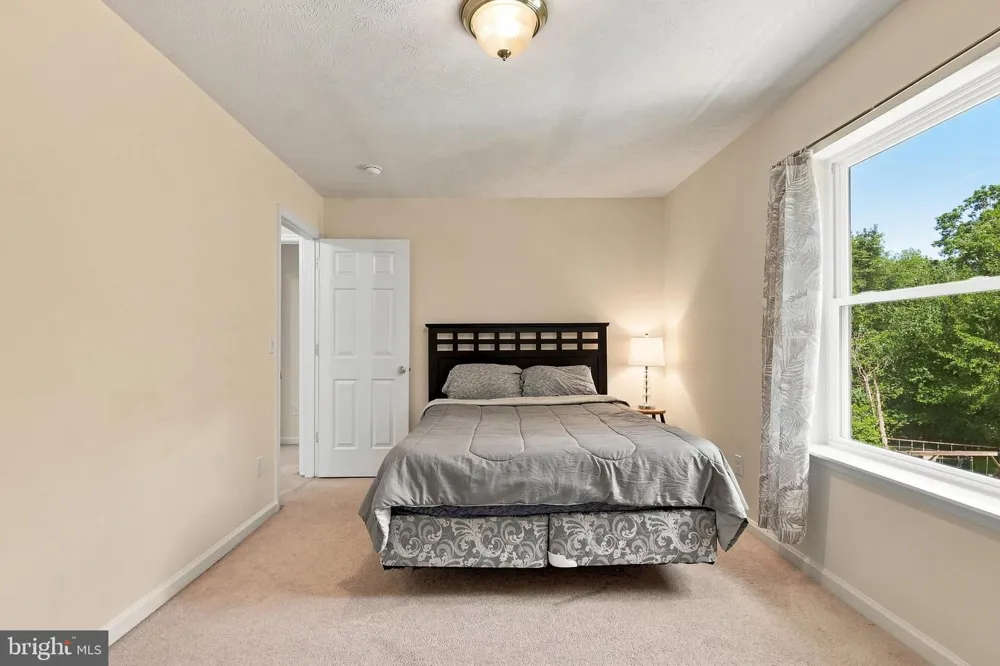 152 GRANITE ROAD Long Pond, PA 18334