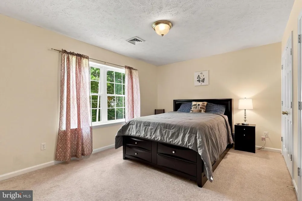 152 GRANITE ROAD Long Pond, PA 18334