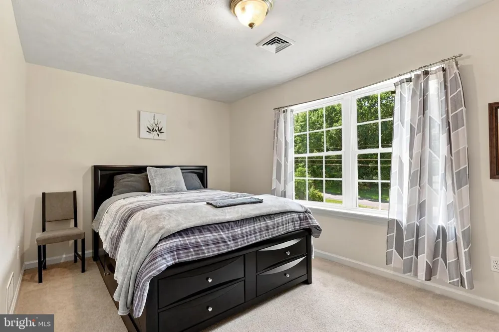 152 GRANITE ROAD Long Pond, PA 18334