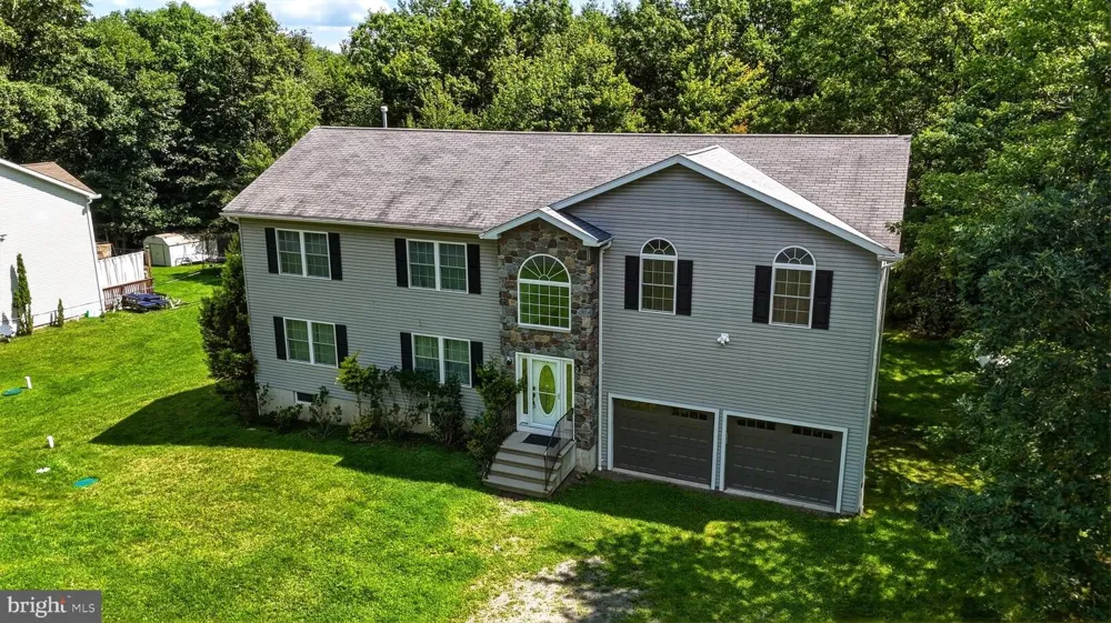 152 GRANITE ROAD Long Pond, PA 18334