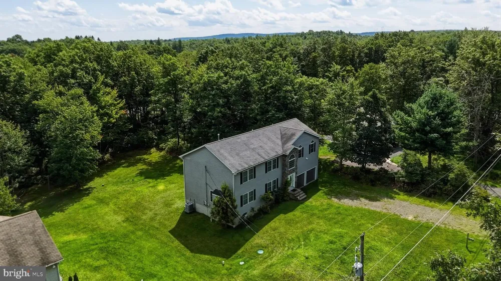 152 GRANITE ROAD Long Pond, PA 18334