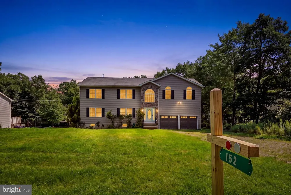 152 GRANITE ROAD Long Pond, PA 18334