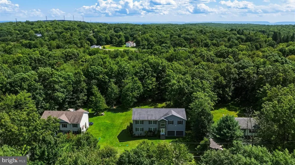 152 GRANITE ROAD Long Pond, PA 18334