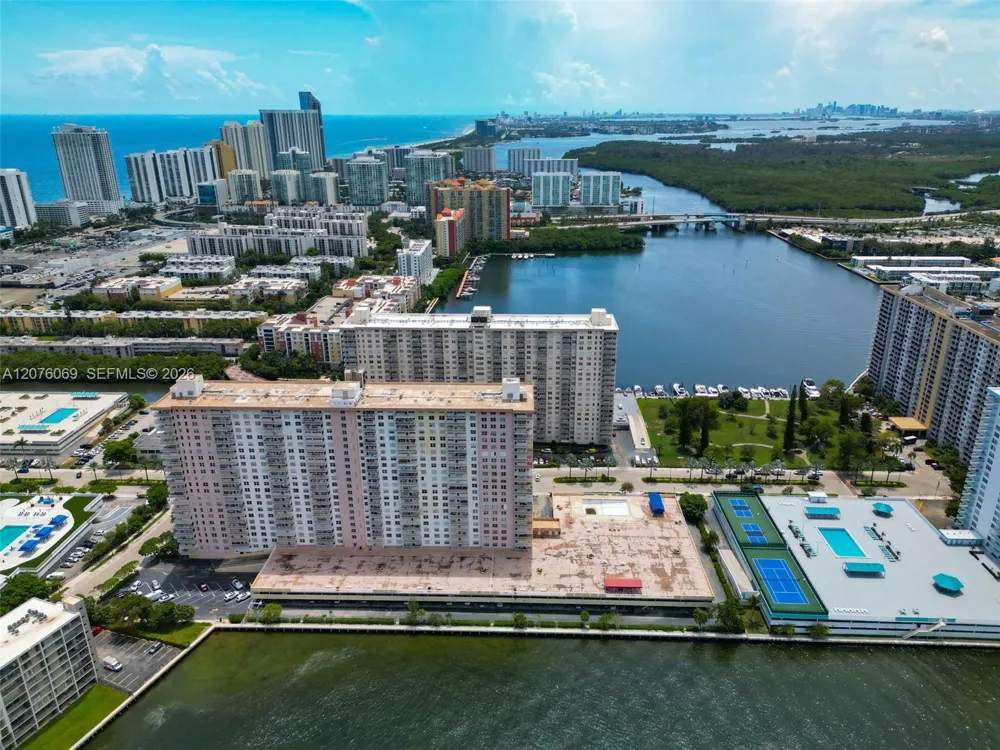 250 174th St #2304 Sunny Isles Beach, FL 33160