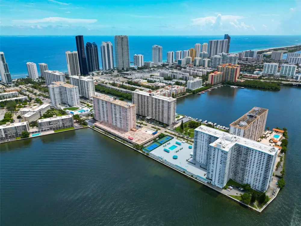 250 174th St #2304 Sunny Isles Beach, FL 33160