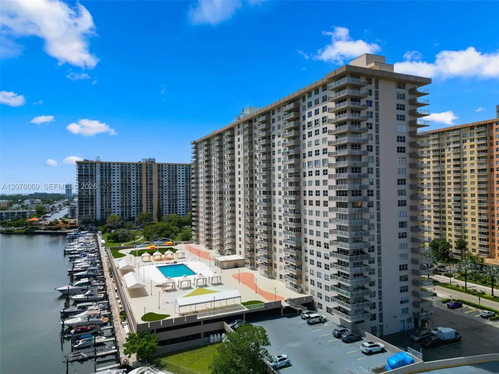 250 174th St #2304 Sunny Isles Beach, FL 33160