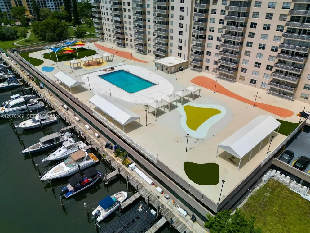 250 174th St #2304 Sunny Isles Beach, FL 33160