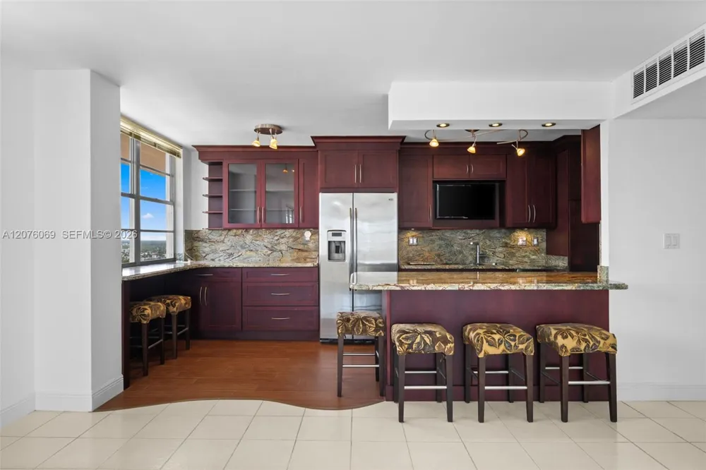 250 174th St #2304 Sunny Isles Beach, FL 33160