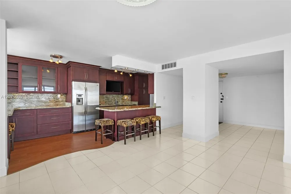 250 174th St #2304 Sunny Isles Beach, FL 33160
