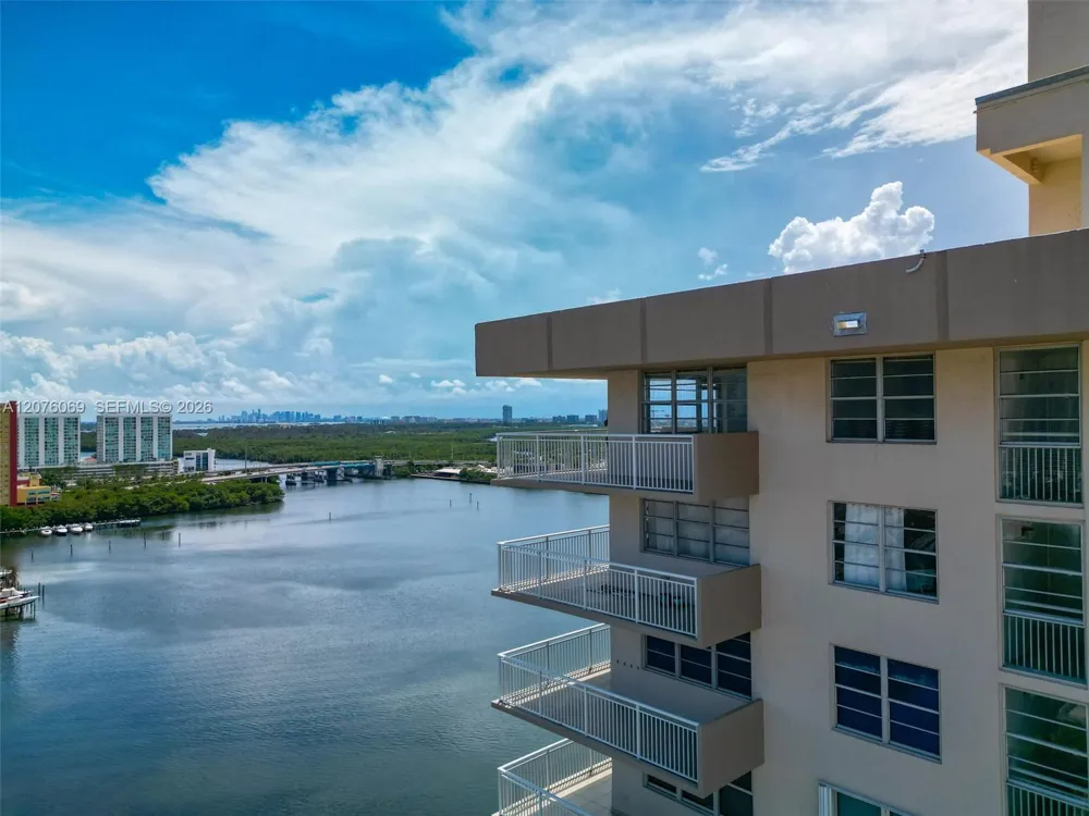 250 174th St #2304 Sunny Isles Beach, FL 33160