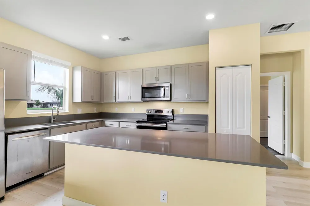 8292 NW GREENBANK CIRCLE Port St. Lucie, FL 34987